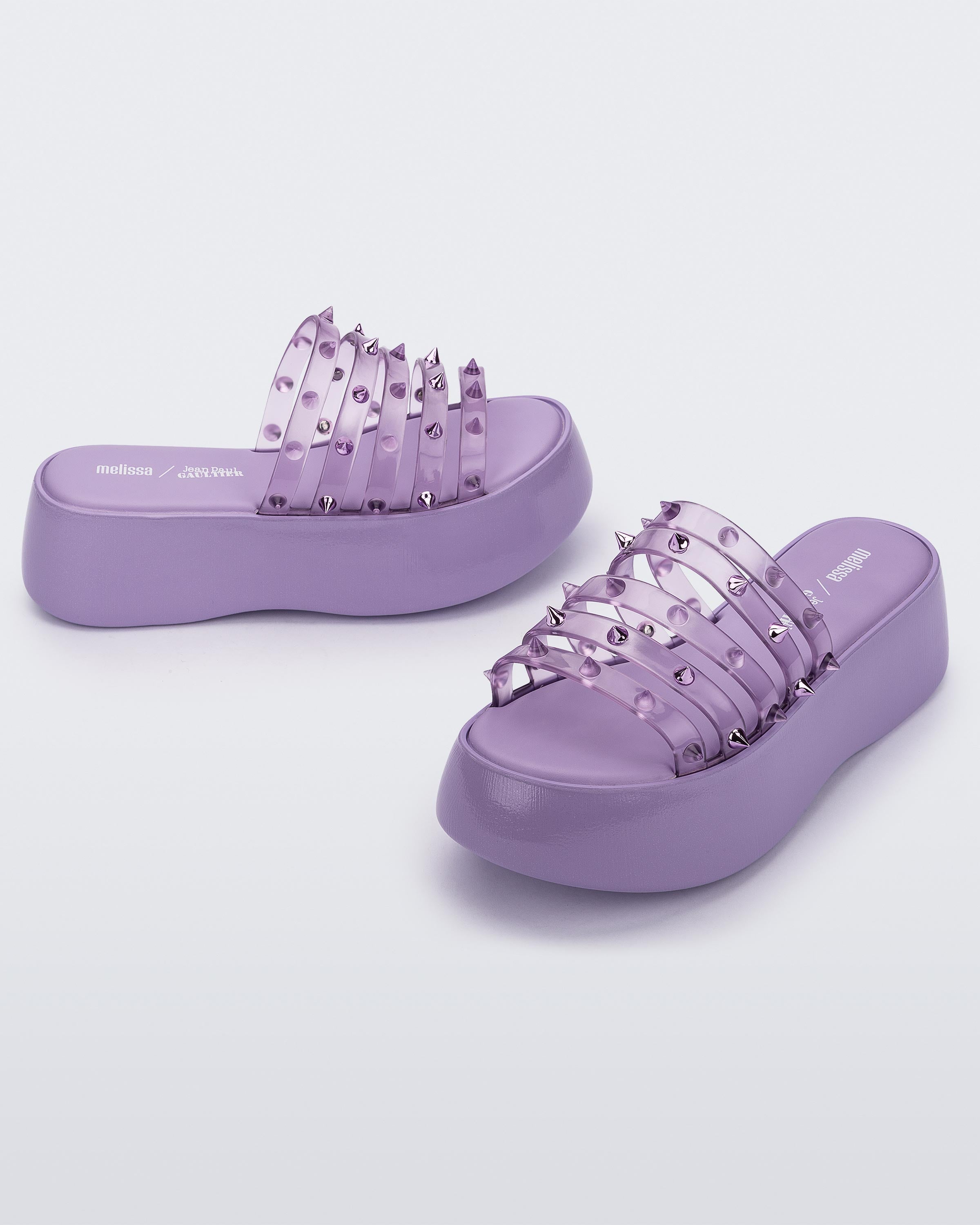 Paire de mules violettes